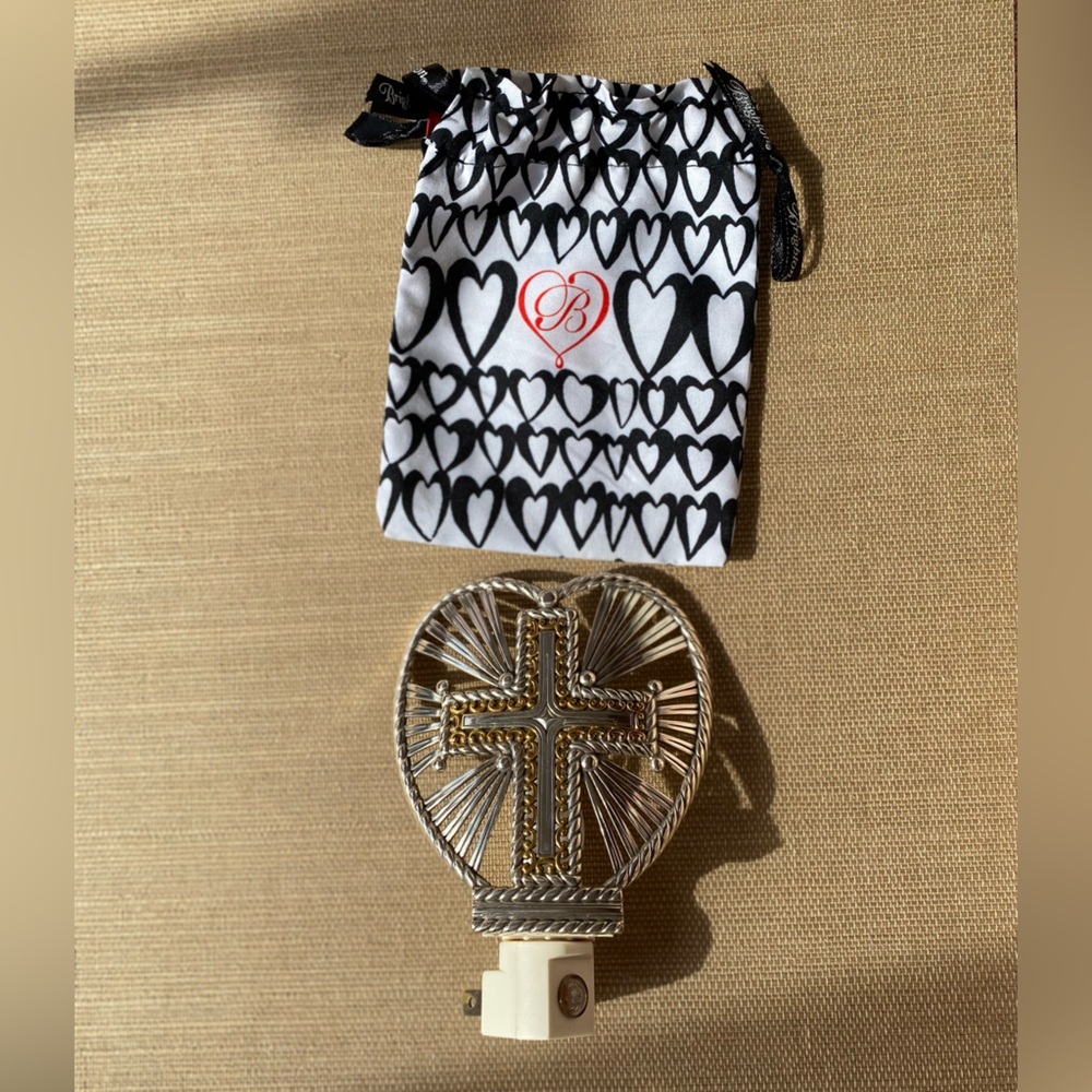 ✨ Brighton Illumination Cross Silver and Gold Night Light - Excellent Condition! - Picture 4 of 5